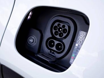 Porsche Cayenne E4 Turbo Electric — photo 43