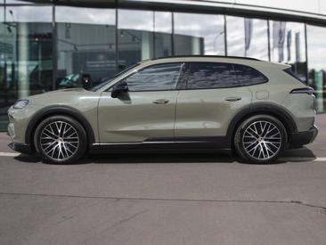 Porsche Cayenne E4 Electric — photo 2