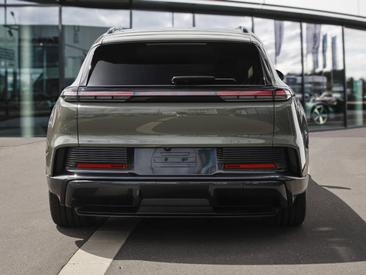 Porsche Cayenne E4 Electric — photo 5