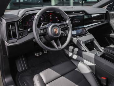 Porsche Cayenne E4 Electric — photo 11