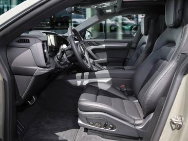 Porsche Cayenne E4 Electric — photo 12