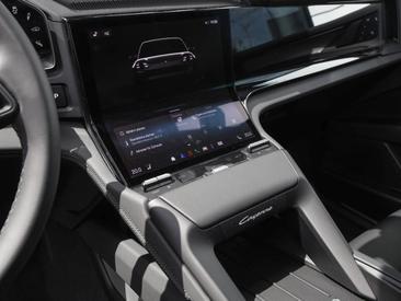 Porsche Cayenne E4 Electric — photo 24
