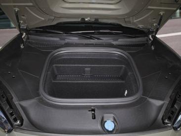 Porsche Cayenne E4 Electric — photo 25