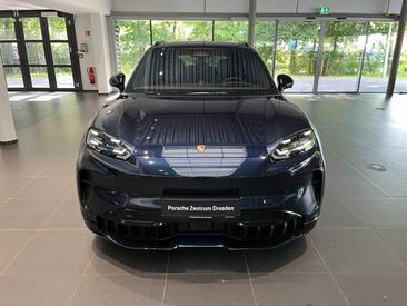 Porsche Cayenne E4 Electric — photo 7