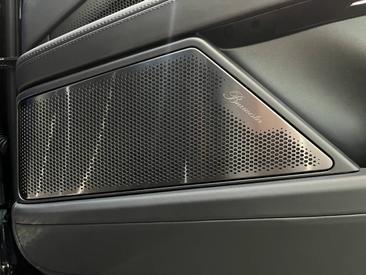 Porsche Cayenne E4 Electric — photo 19