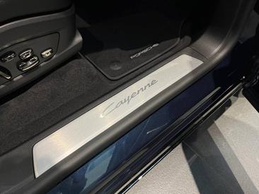 Porsche Cayenne E4 Electric — photo 20