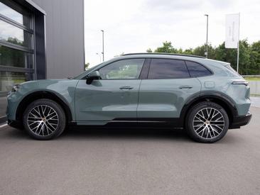 Porsche Cayenne E4 Electric — photo 2