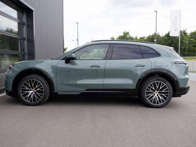Porsche Cayenne E4 Electric