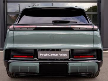 Porsche Cayenne E4 Electric — photo 4