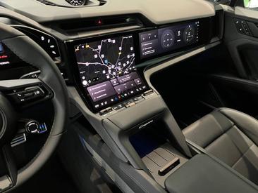 Porsche Cayenne E4 Electric — photo 23