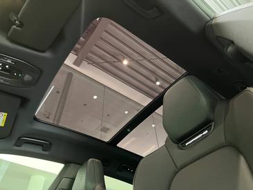 Porsche Cayenne E4 Electric — photo 26