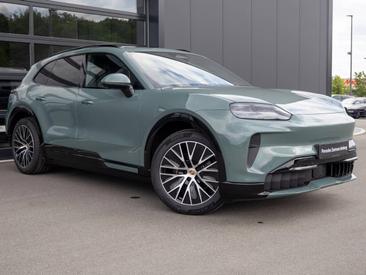 Porsche Cayenne E4 Electric — photo 7