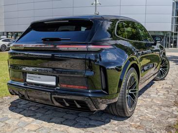Porsche Cayenne E4 Turbo Electric — photo 5