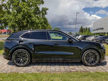 Porsche Cayenne E4 Turbo Electric — photo 6