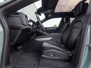 Porsche Cayenne E4 Electric — photo 15