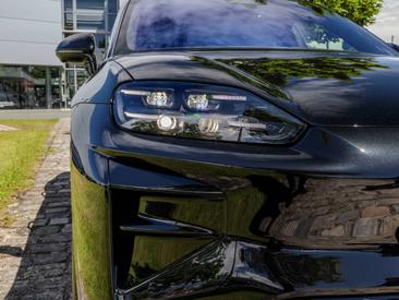Porsche Cayenne E4 Turbo Electric — photo 9