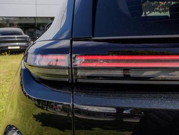 Porsche Cayenne E4 Turbo Electric — photo 10
