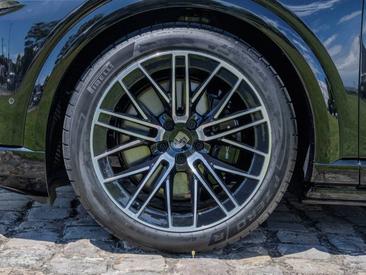 Porsche Cayenne E4 Turbo Electric — photo 11