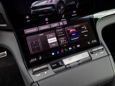Porsche Cayenne E4 Electric — photo 21