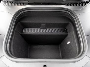 Porsche Cayenne E4 Electric — photo 23