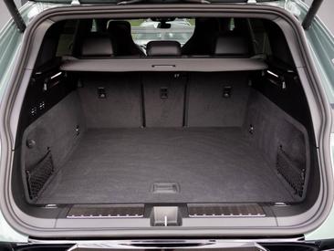 Porsche Cayenne E4 Electric — photo 24