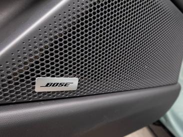 Porsche Cayenne E4 Electric — photo 31