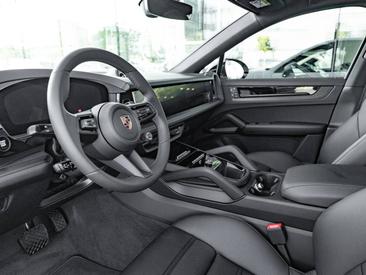 Porsche Cayenne III Turbo GT — photo 13