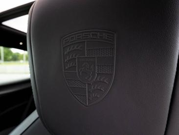 Porsche Cayenne E4 Electric — photo 33