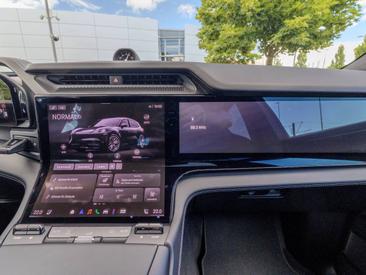 Porsche Cayenne E4 Turbo Electric — photo 29