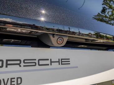 Porsche Cayenne E4 Turbo Electric — photo 37