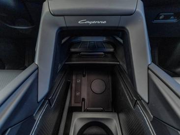 Porsche Cayenne E4 Turbo Electric — photo 44