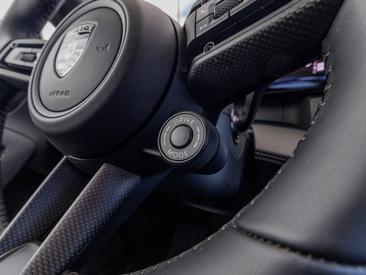 Porsche Cayenne E4 Turbo Electric — photo 45