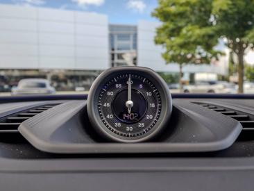 Porsche Cayenne E4 Turbo Electric — photo 46