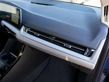 BMW 218d Active Tourer 218d — photo 12