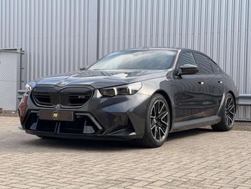BMW M5 — photo 2