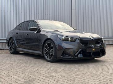 BMW M5 — photo 3