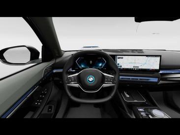 BMW I5 EDrive40 — photo 16