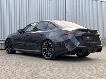 BMW M5 — photo 7