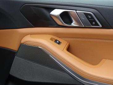BMW X5 M Sport 45e — photo 33