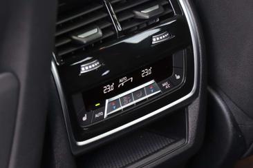 BMW X7 M60 XDrive — photo 26