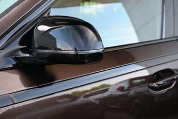 BMW XM 50e — photo 16