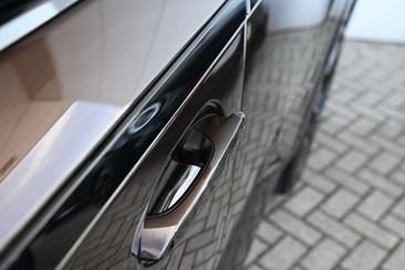 BMW XM 50e — photo 18