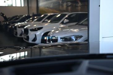 BMW XM 50e — photo 19