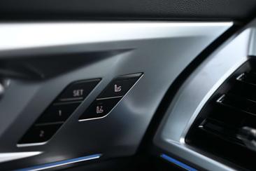 BMW XM 50e — photo 22