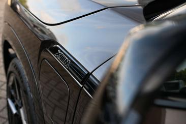 BMW XM 50e — photo 31