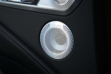 BMW XM 50e — photo 35