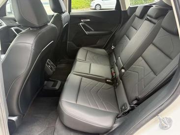 BMW IX1 EDrive20 — photo 11