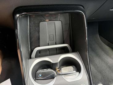 BMW IX1 EDrive20 — photo 15