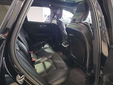 Volvo XC60 B5 R-Design — photo 13