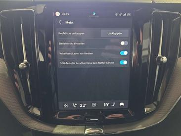 Volvo XC60 B5 R-Design — photo 33